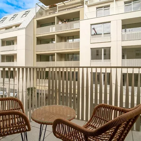 Elegant 2-bedroom Διαμέρισμα *