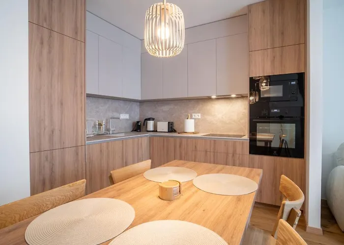 Elegant 2-bedroom アパート