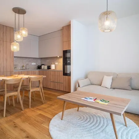 Elegant 2-bedroom * Pressburg