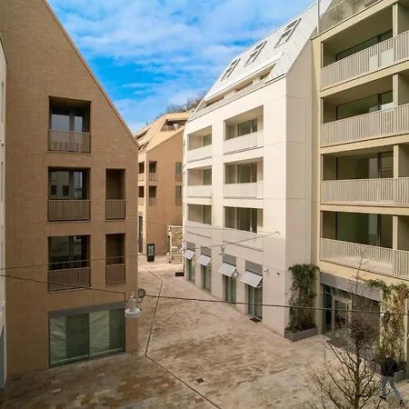 Elegant 2-bedroom Apartment Pressburg